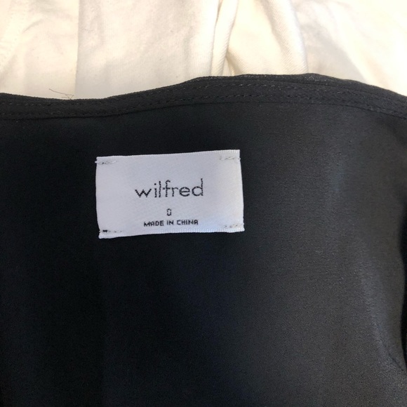 Aritizia blouse - Picture 2 of 3